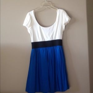Forever XXI Short-sleeve white & blue dress